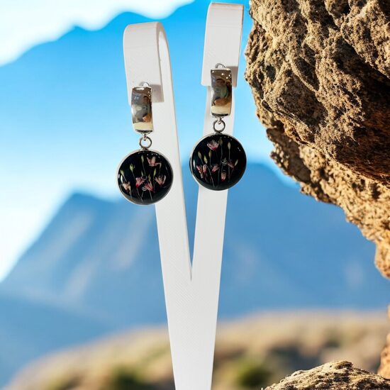 Mazi auskari ar ziediem